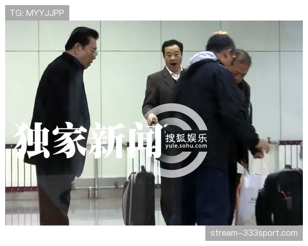 高亭宇上场随和得像邻居，出门那张行李堆满名牌的图把我打回现实